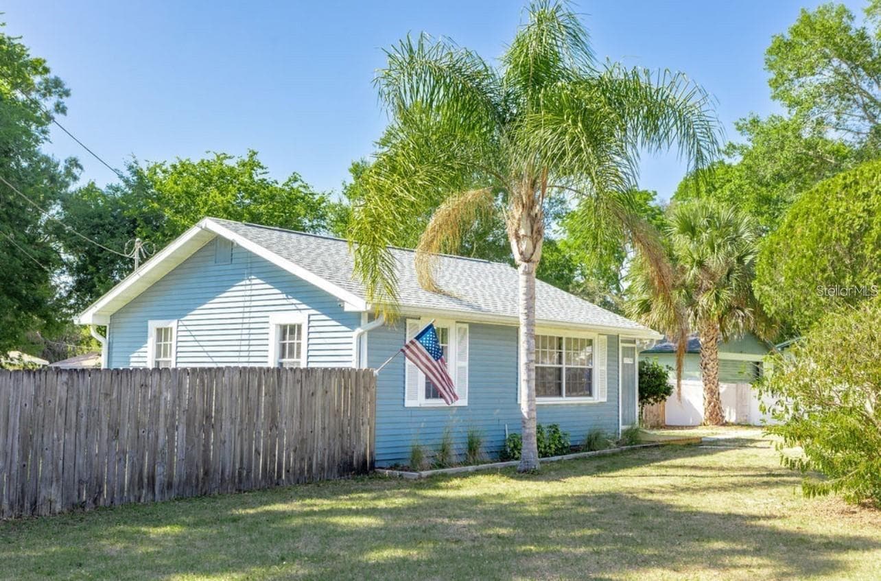 Single Family Residence at 12706 FOREST ST, TAMPA, photo 2 of 32