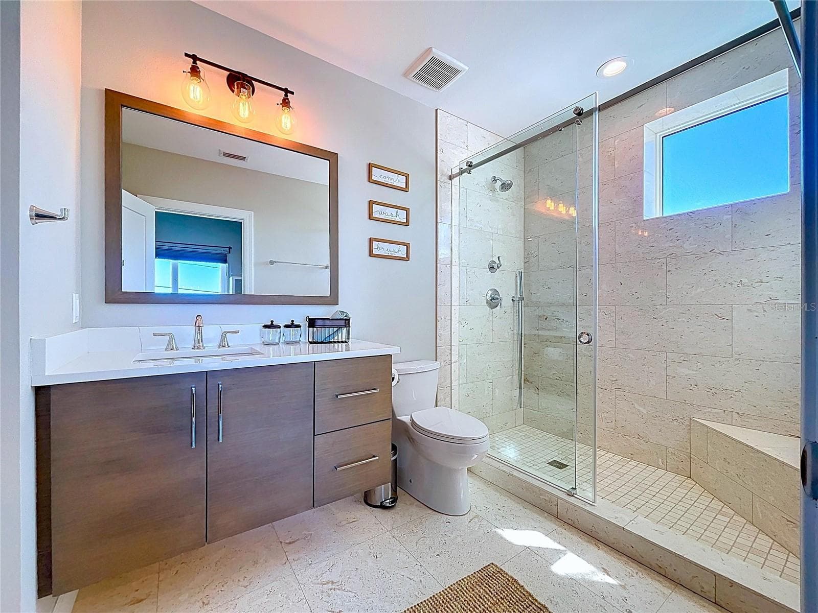 Single Family Residence at 306 BAY PLZ, TREASURE ISLAND, photo 48 of 75