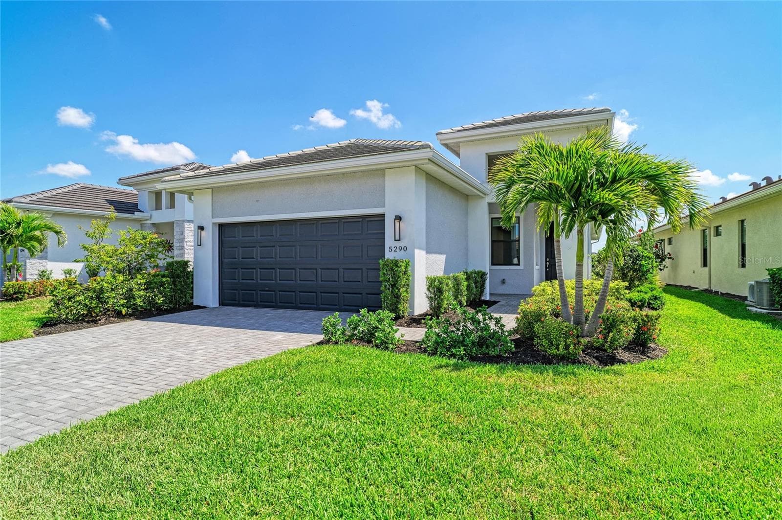 Front Elevation - 5290 BARNETT CIR, BRADENTON