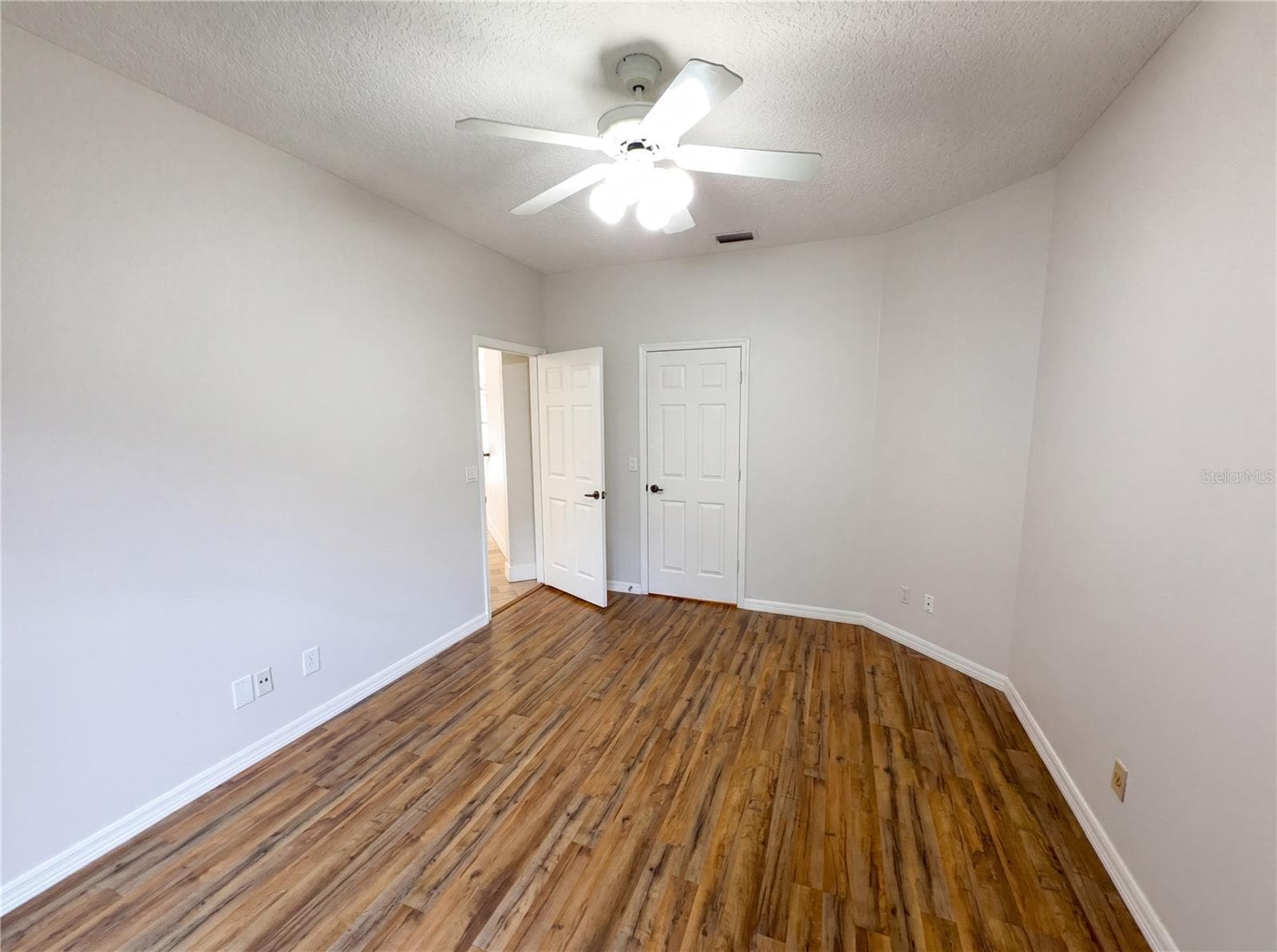Single Family Residence at 680 MACGLENROSS DR, OVIEDO, photo 14 of 28