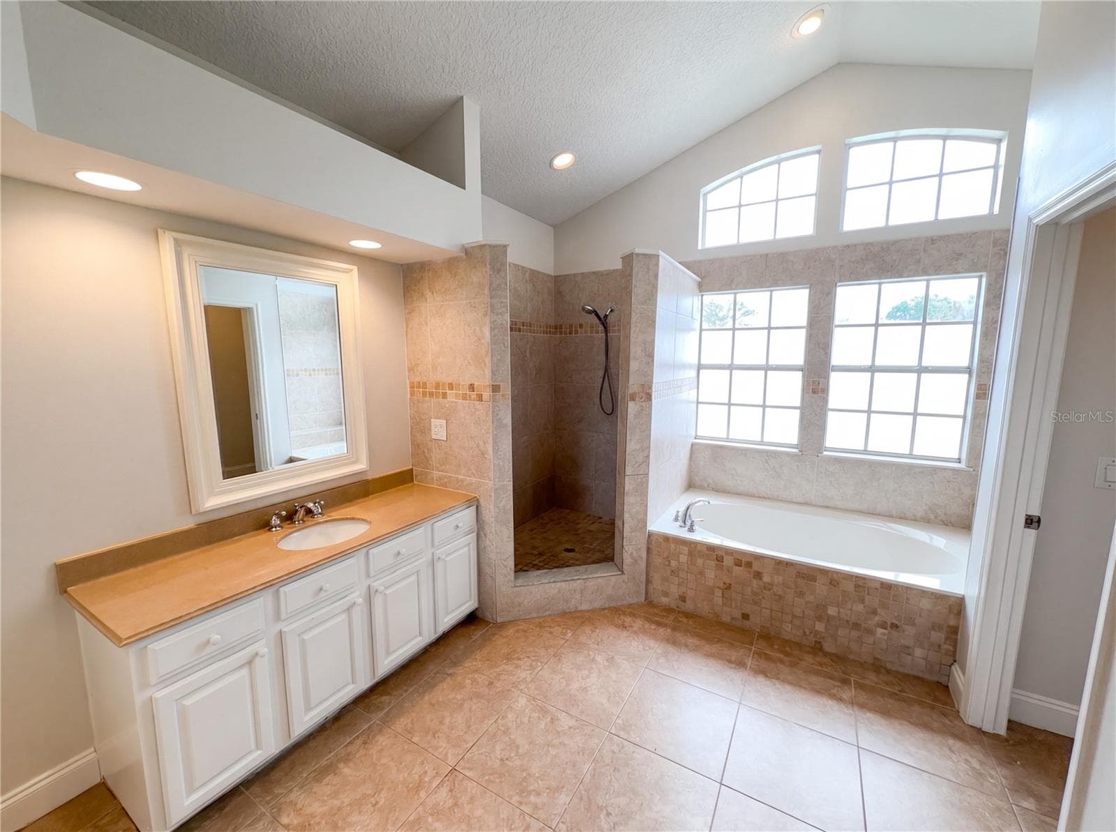 Single Family Residence at 680 MACGLENROSS DR, OVIEDO, photo 17 of 28