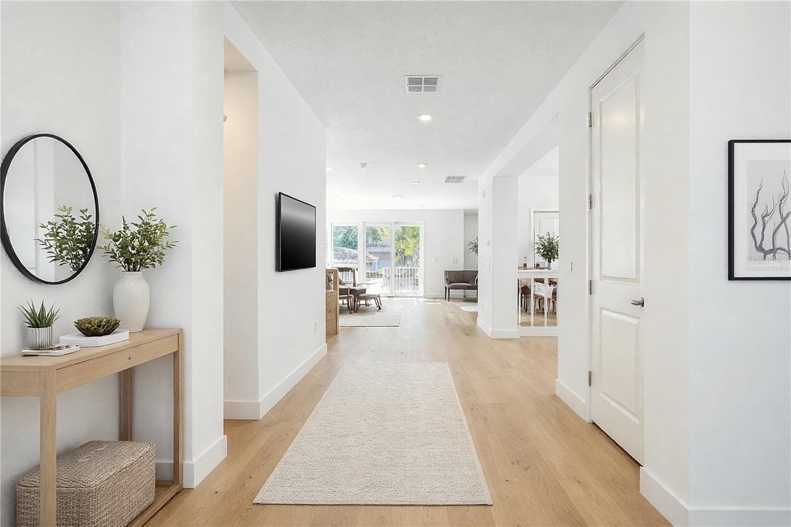 Foyer Seller will change the floor to your choice virtually staged - 410 S WEST SHORE BLVD, TAMPA