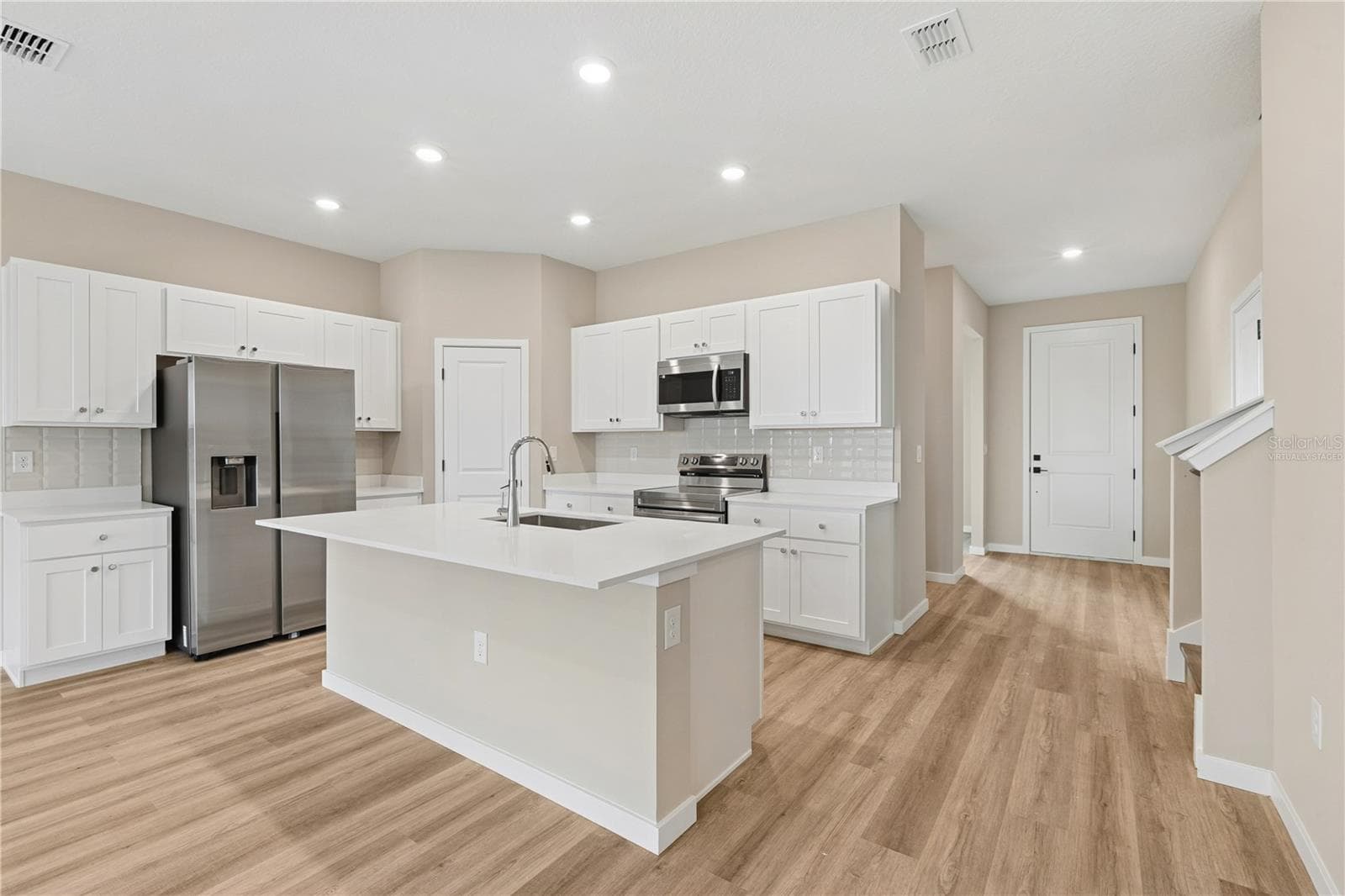 Images are of a similar model; actual home may vary - 90 SPRINGWOOD DR, PALM COAST