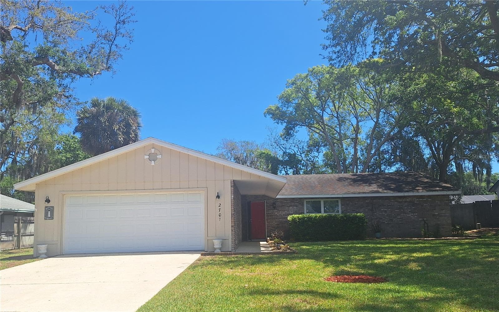 2707 PINE TREE DR