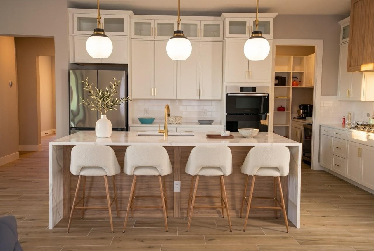 Virtually Staged - 16046 VETTA DR, BELLA COLLINA