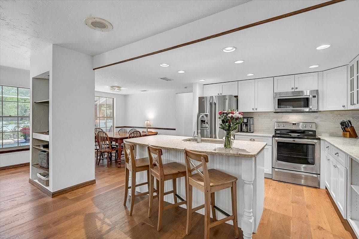 Single Family Residence at 3328 TOBERO LN, SARASOTA, photo 10 of 86