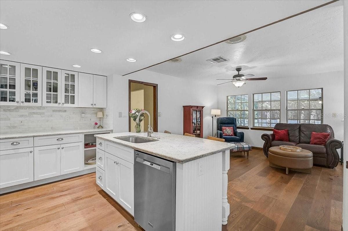 Single Family Residence at 3328 TOBERO LN, SARASOTA, photo 15 of 86