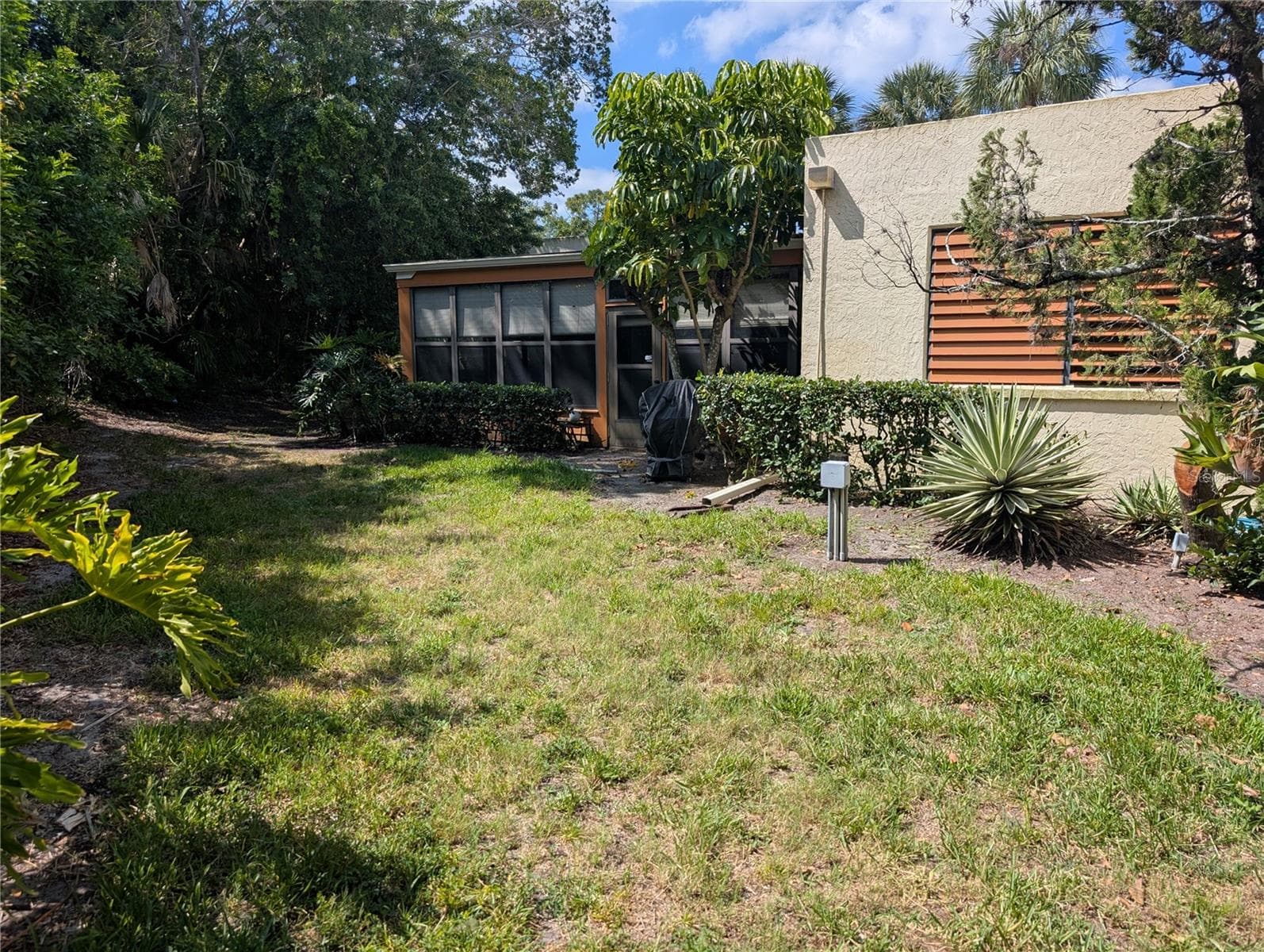 Villa at 135 WILD PALM DR, BRADENTON, photo 15 of 37