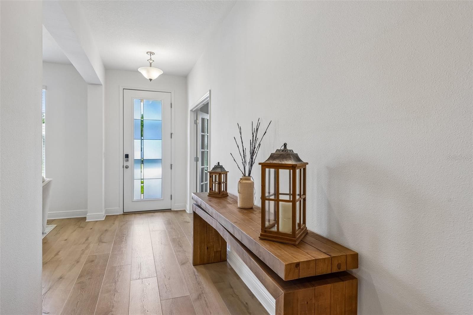 The light filled foyer sets the tone! - 6100 SIERRA CROWN ST, MOUNT DORA