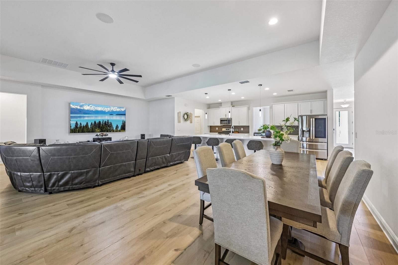 Dining area is open to the kitchen and family room. - 6100 SIERRA CROWN ST, MOUNT DORA