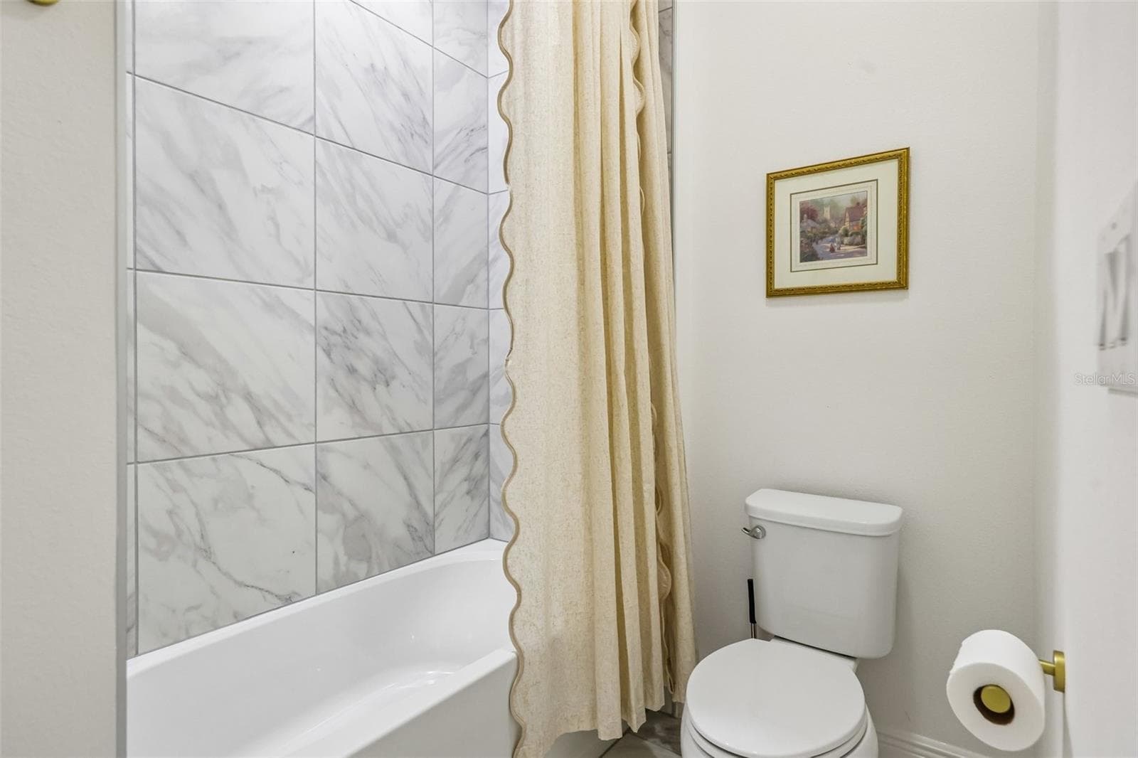 Second full/cabana bath. - 6100 SIERRA CROWN ST, MOUNT DORA