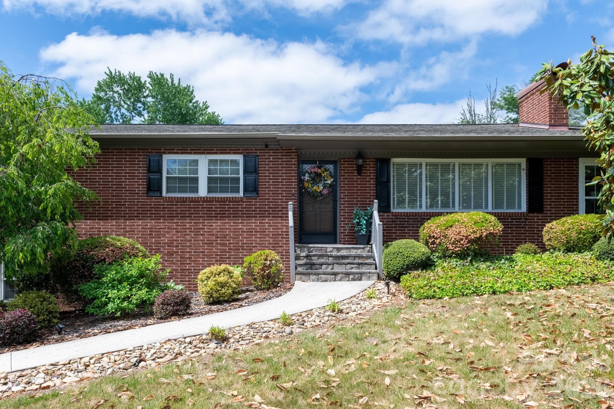 Single Family Residence at Lenoir, photo 2 of 46