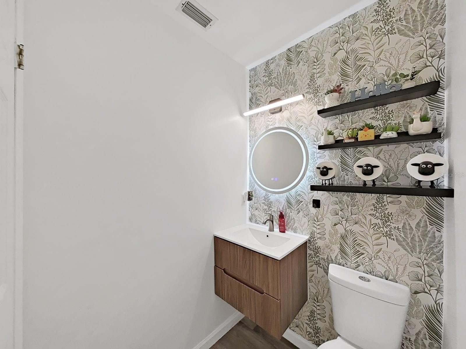 updated half bath - 7608 BARRY RD, TAMPA