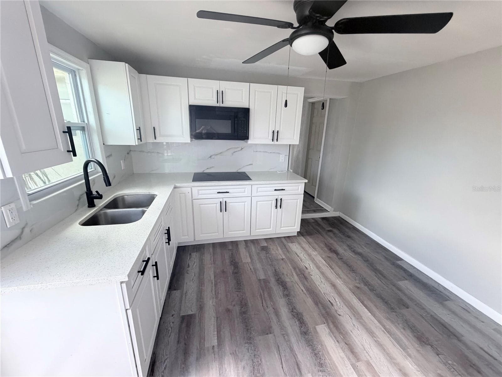 Single Family Residence at 8923 CANDLEWICK LN, PORT RICHEY, photo 6 of 22