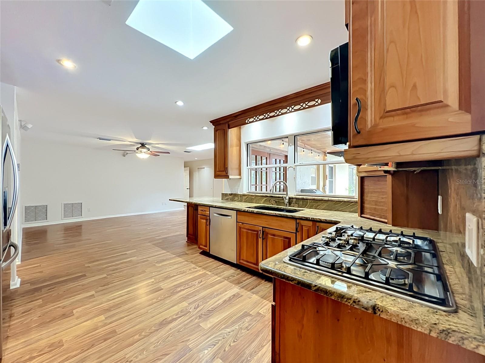 Gas Stove! - 105 CEDAR OAK TRL, LONGWOOD