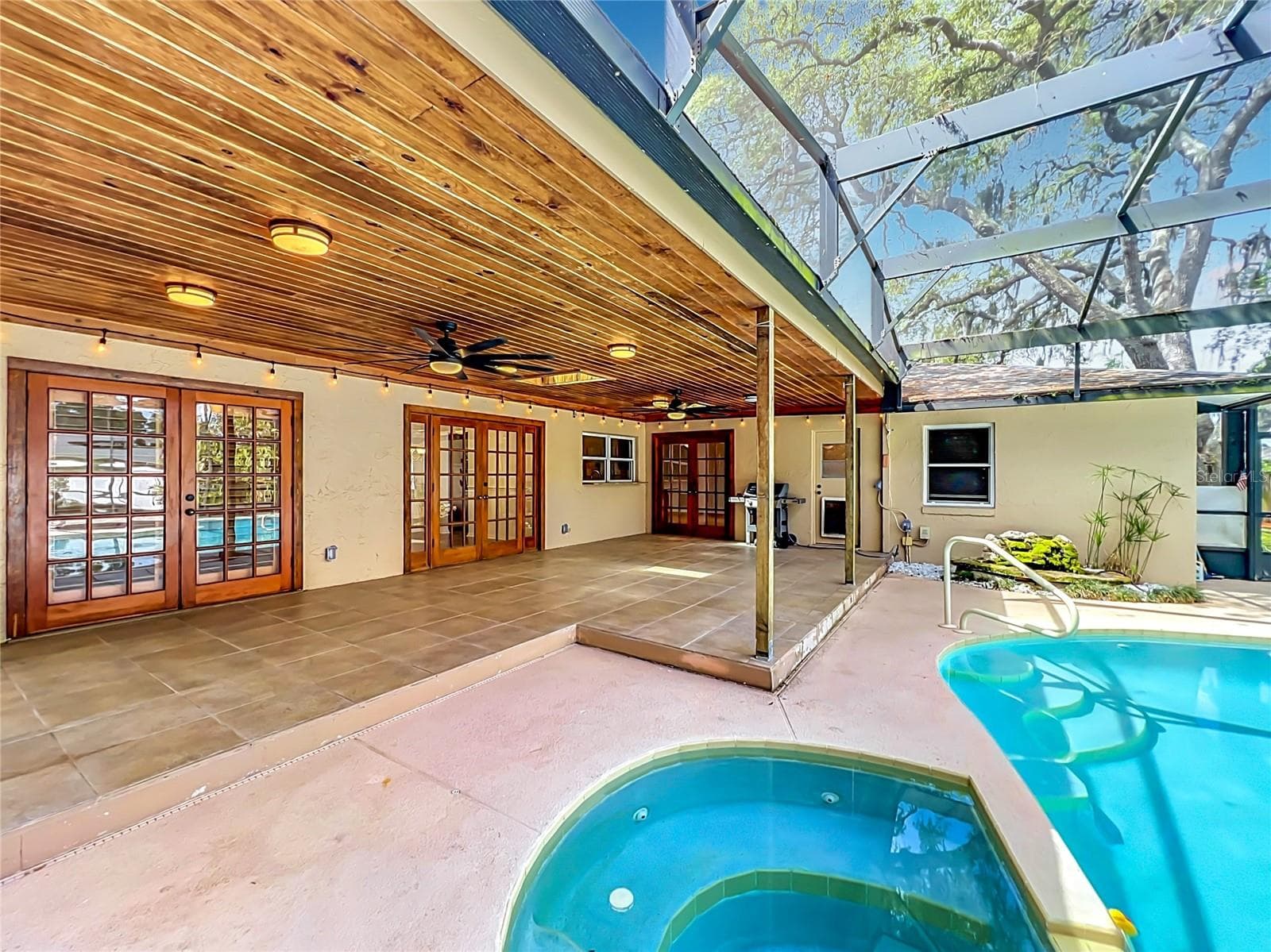 Lot of room for ourdoor entertainment!! - 105 CEDAR OAK TRL, LONGWOOD