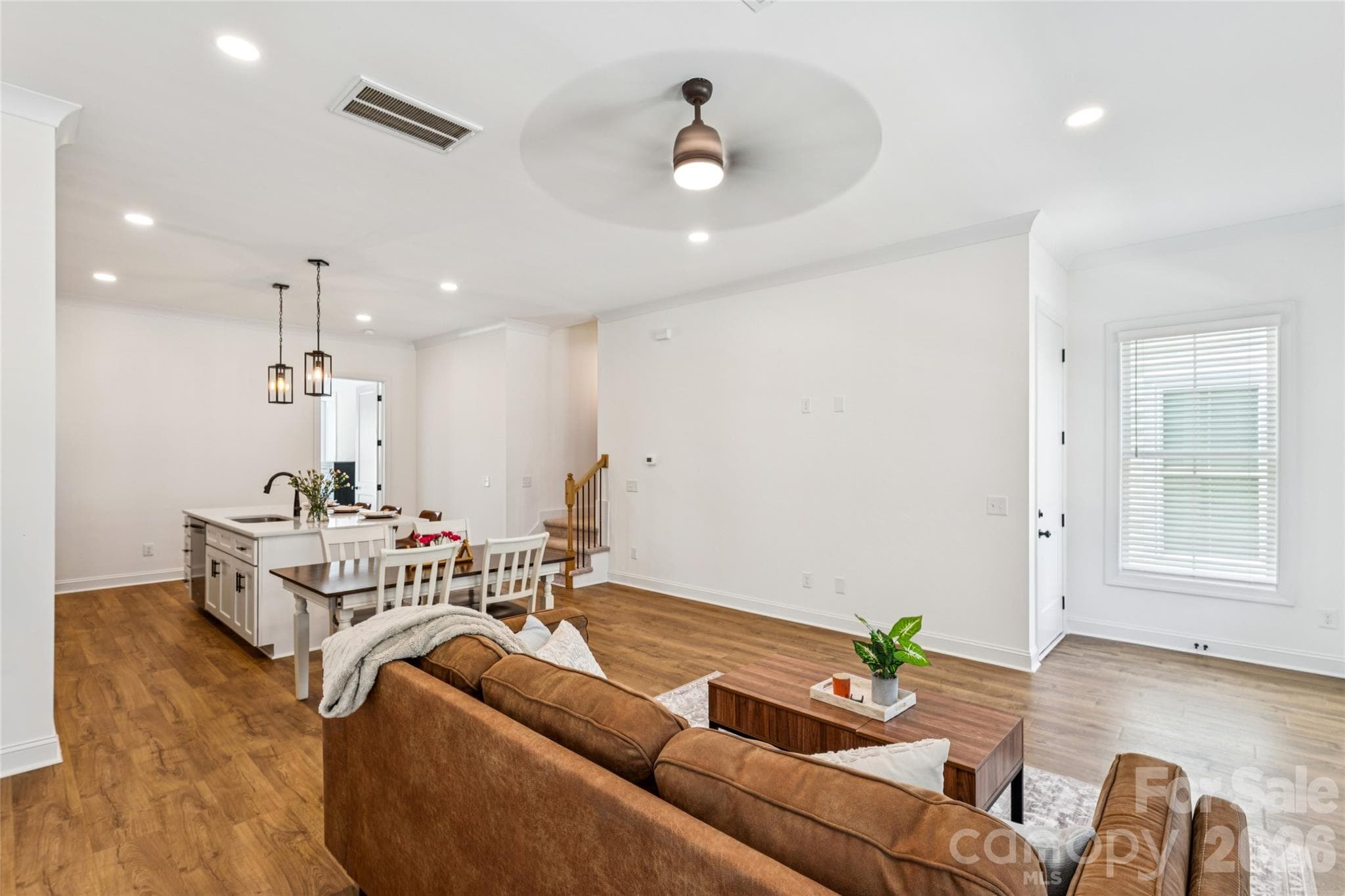 Open concept living - Kannapolis