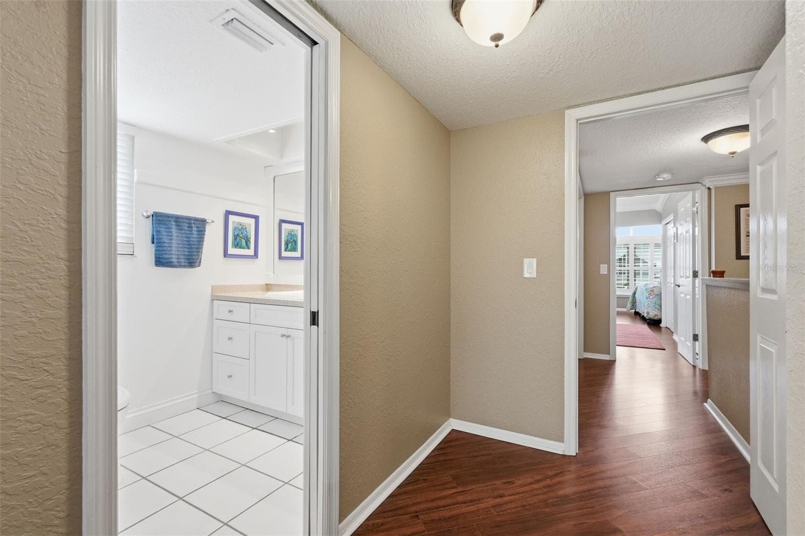 Laundry area is between the two bedrooms in the hall - 14837 SEMINOLE TRL, SEMINOLE