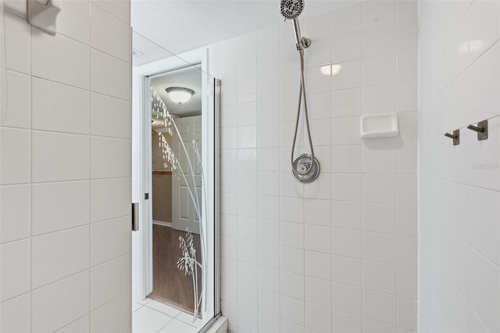 Oversized Shower - 14837 SEMINOLE TRL, SEMINOLE