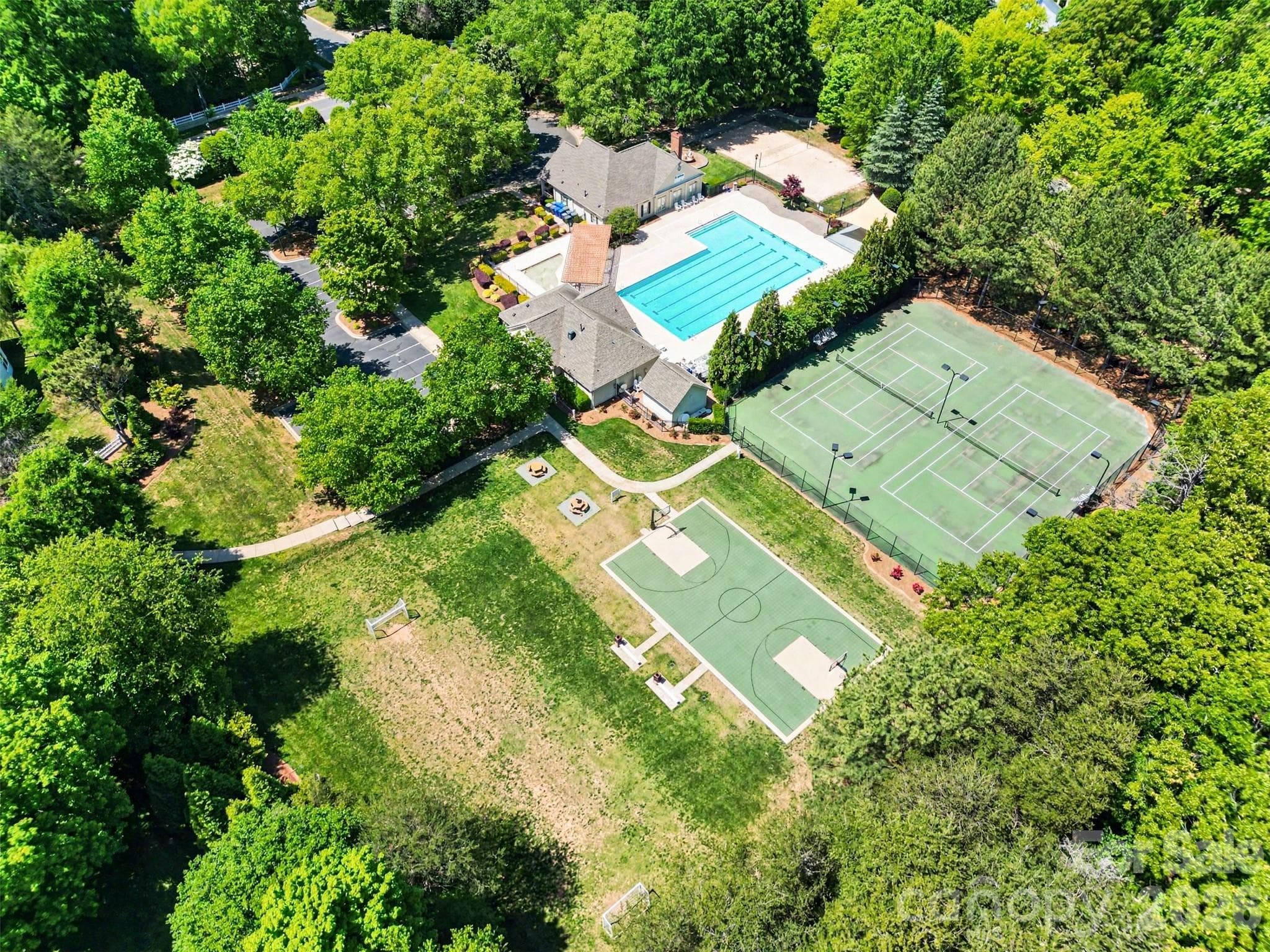 Single Family Residence at 15817 Prestwoods Lane, Huntersville, photo 38 of 41