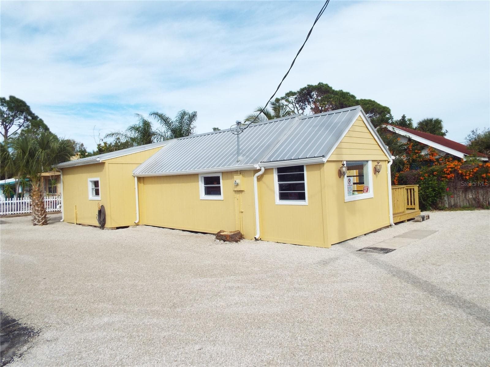 150 E BAY HEIGHTS RD