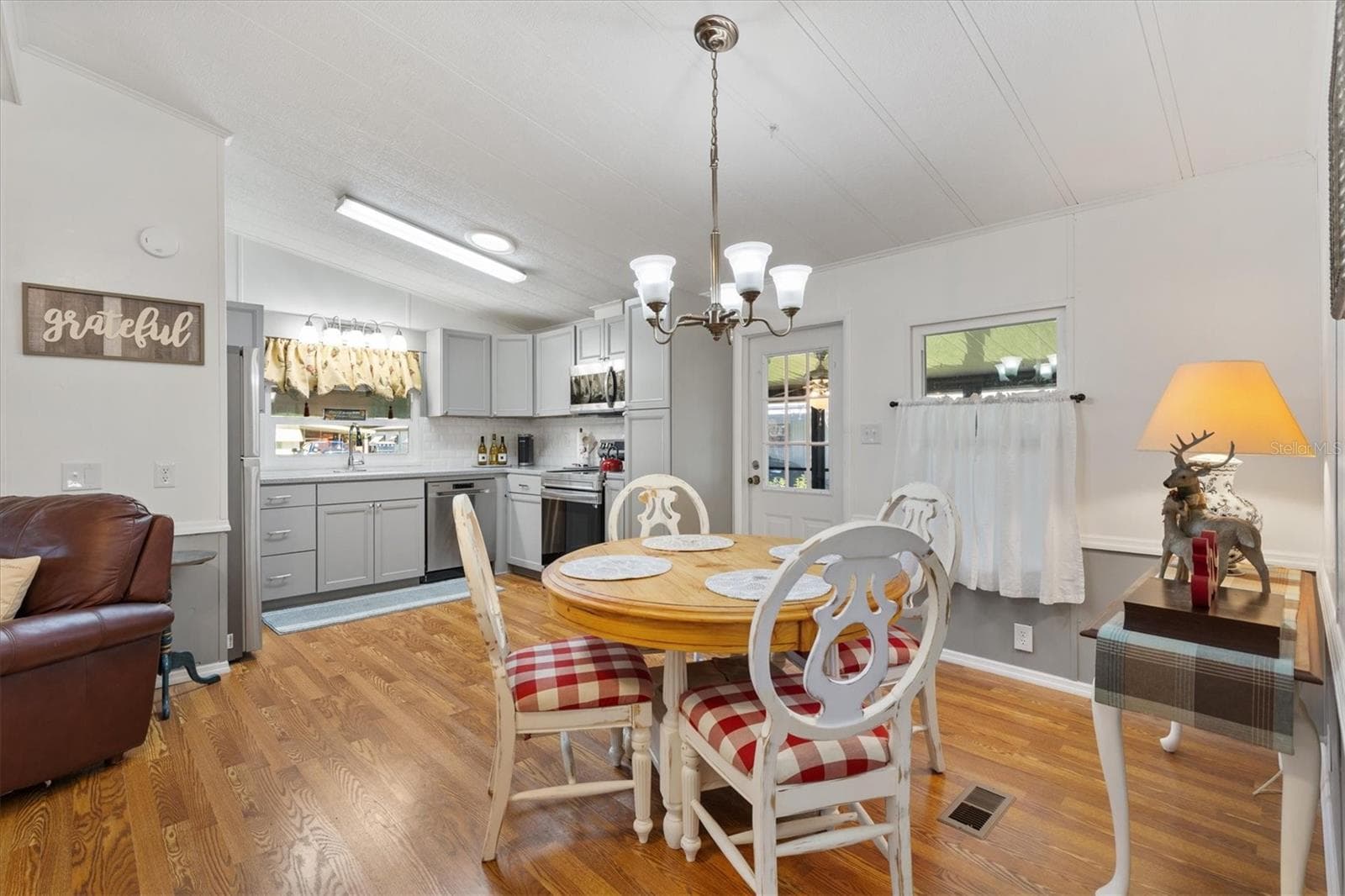 Manufactured Home at 732 ROYAL PALM AVE, THE VILLAGES, photo 12 of 30