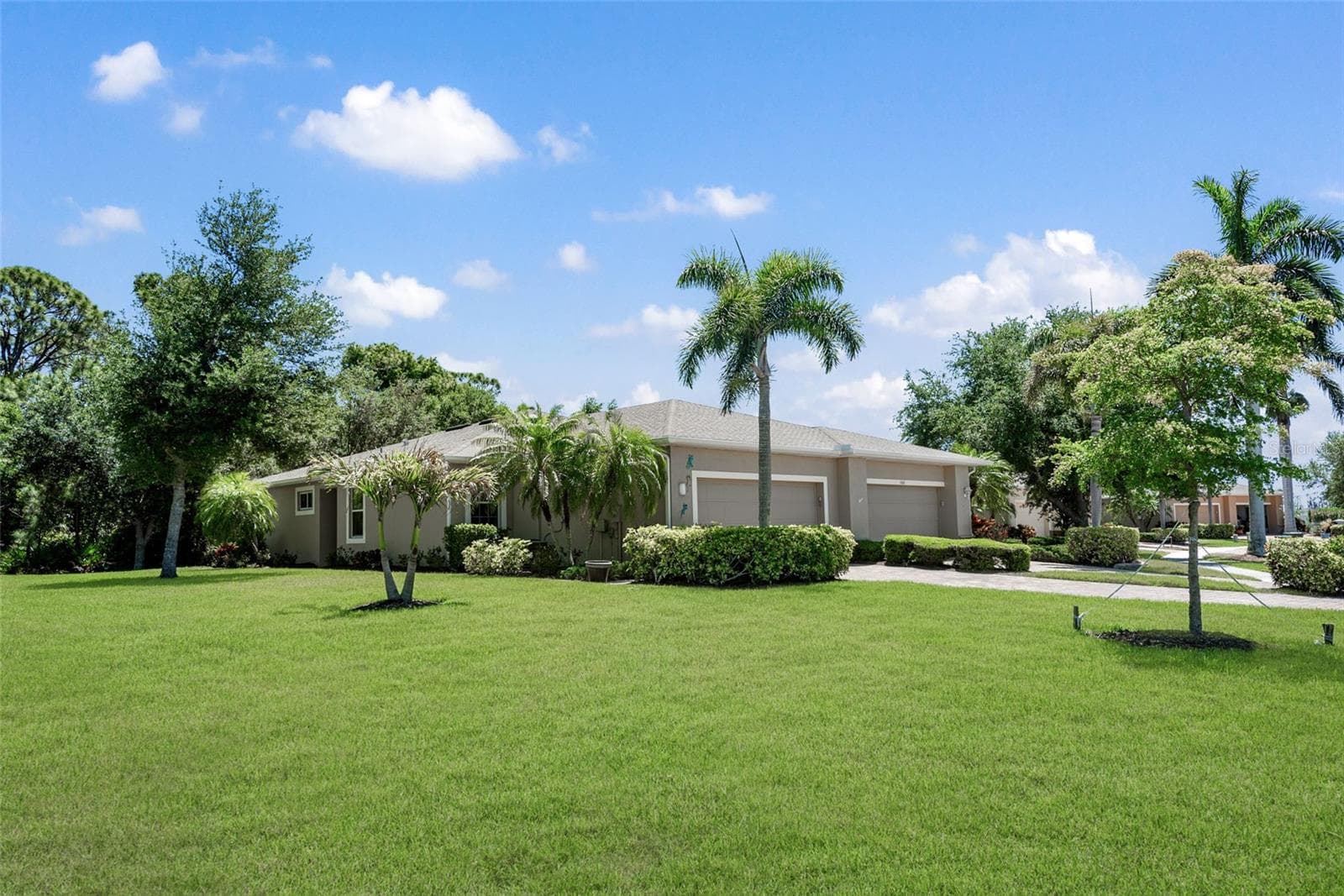 Villa at 29696 ONTARIO CT, ENGLEWOOD, photo 2 of 58