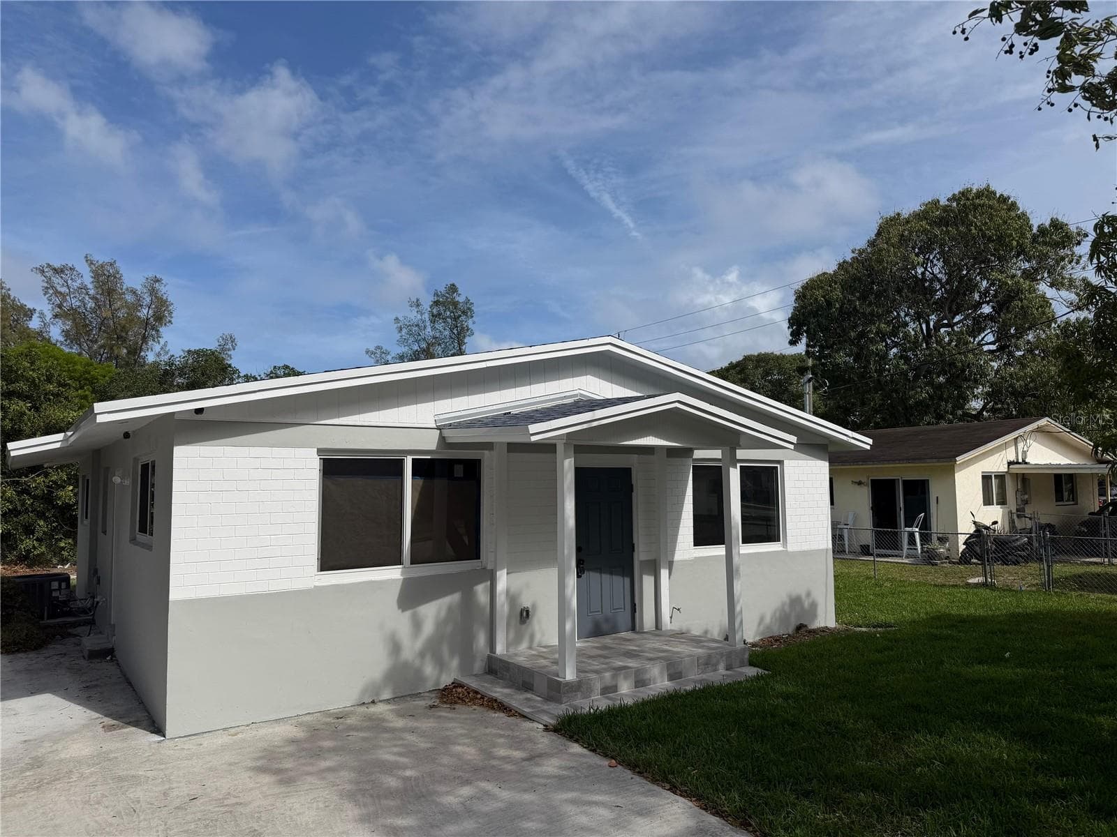 836 SW 2ND TER