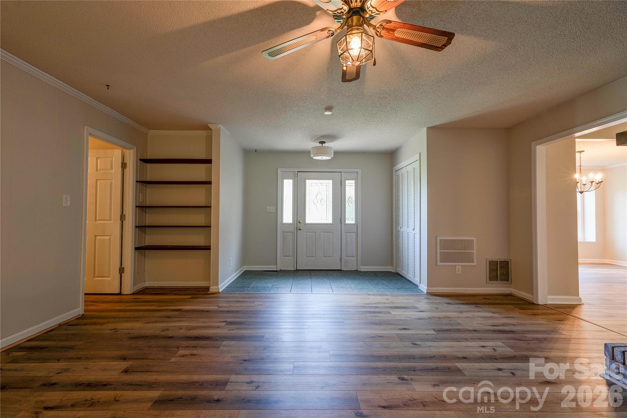 Foyer - Shelby