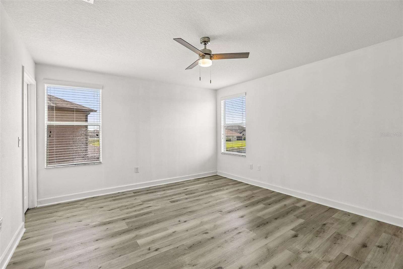 Single Family Residence at 19417 PADDOCK VIEW DR, TAMPA, photo 35 of 55