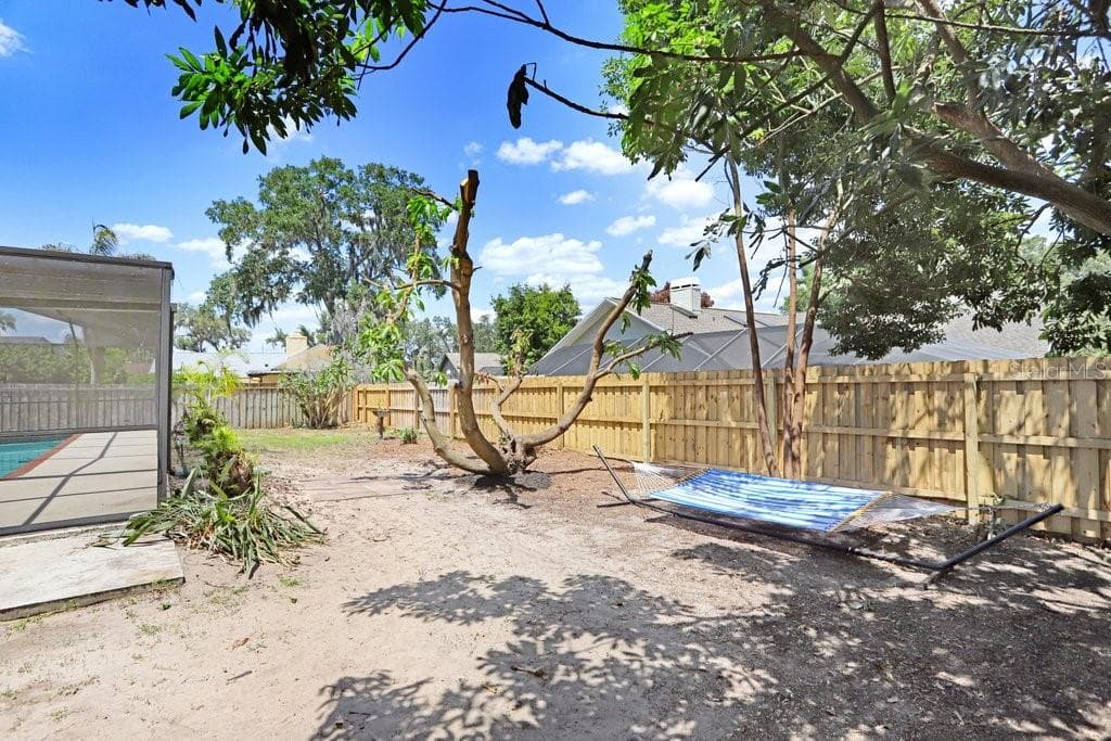 Backyard - 507 SPORTSMAN PARK DR, SEFFNER