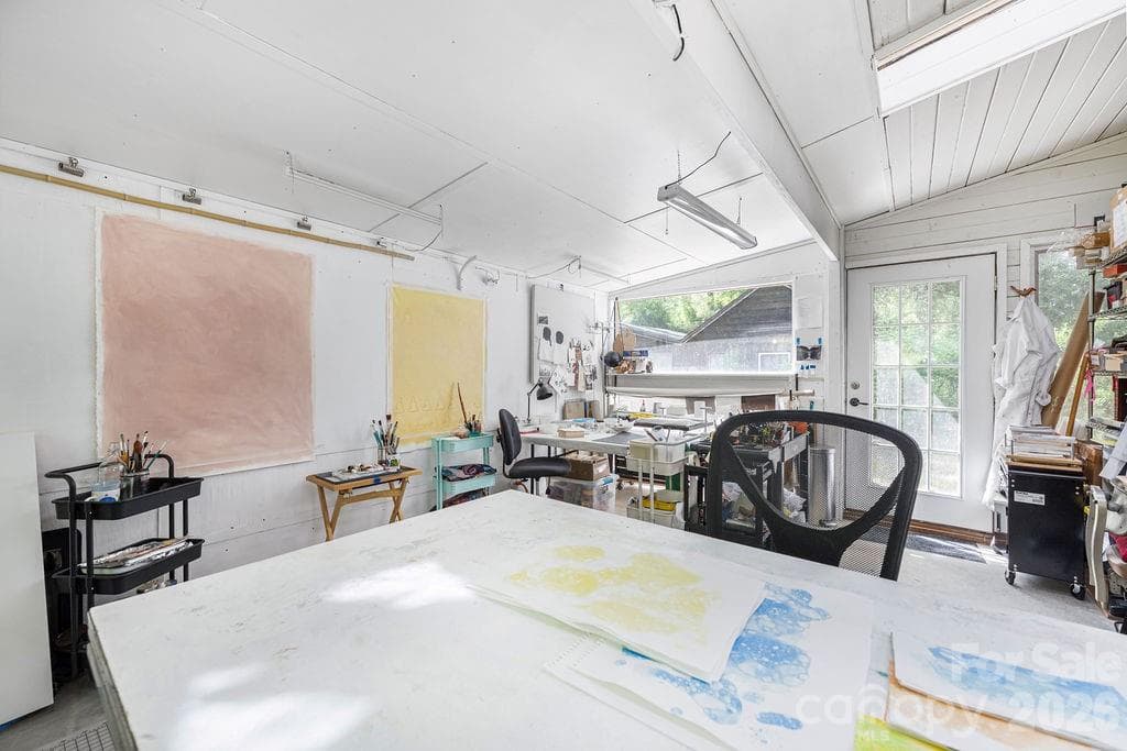 Studio/office space - 2107 Mandarin Boulevard, Charlotte