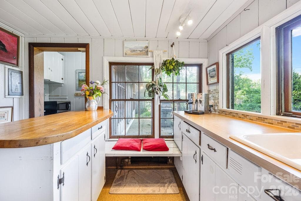 Kitchen - 2107 Mandarin Boulevard, Charlotte