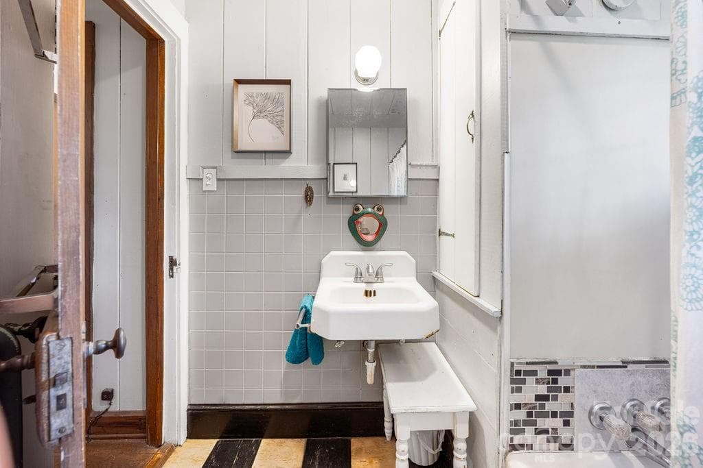 2nd bath - 2107 Mandarin Boulevard, Charlotte