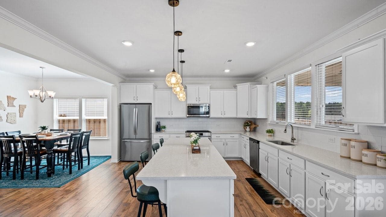 Single Family Residence at 118 Jetty Lane, Statesville, photo 8 of 36