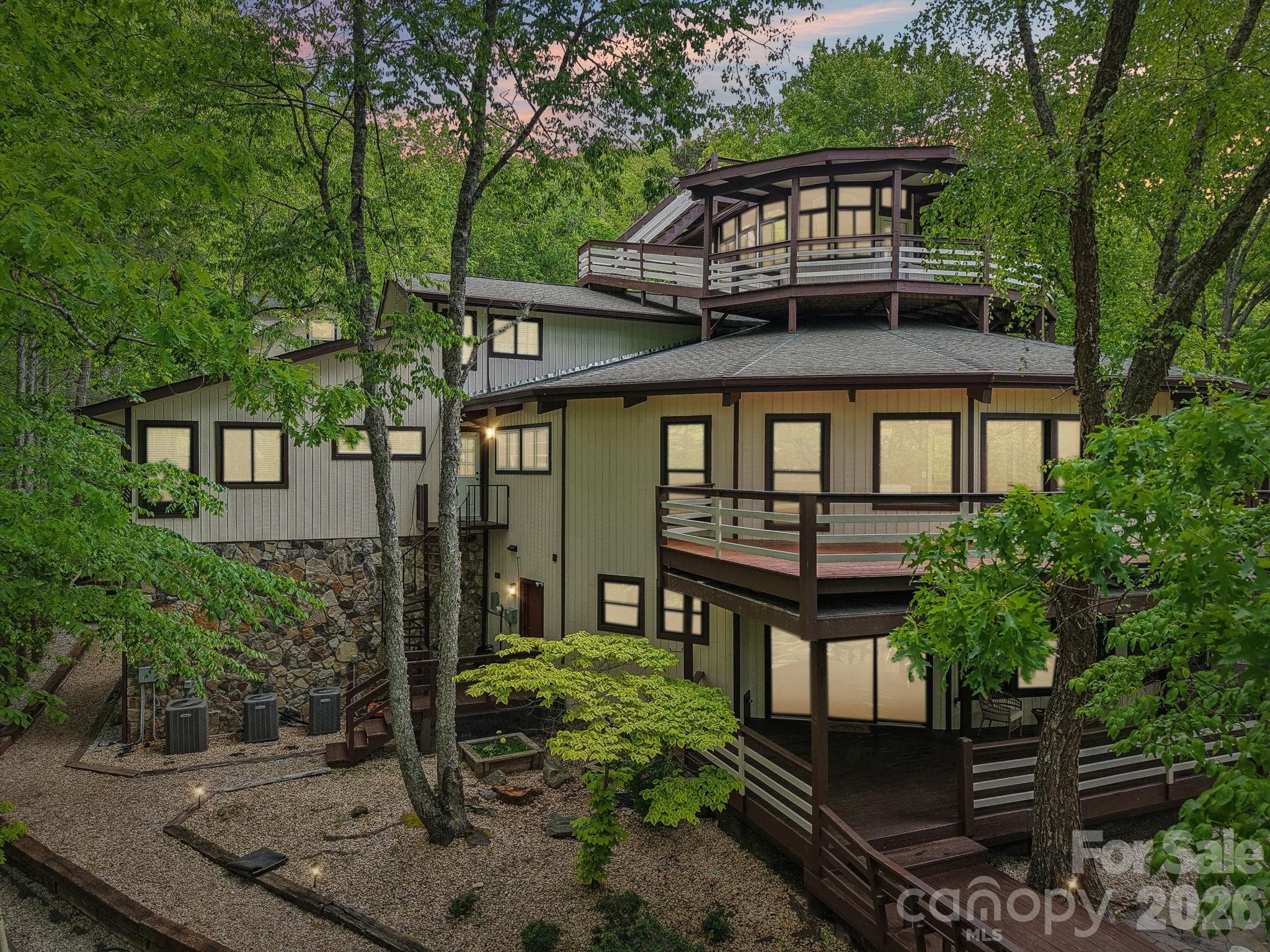 Creative design and build - 295 Dills Road, Bryson City
