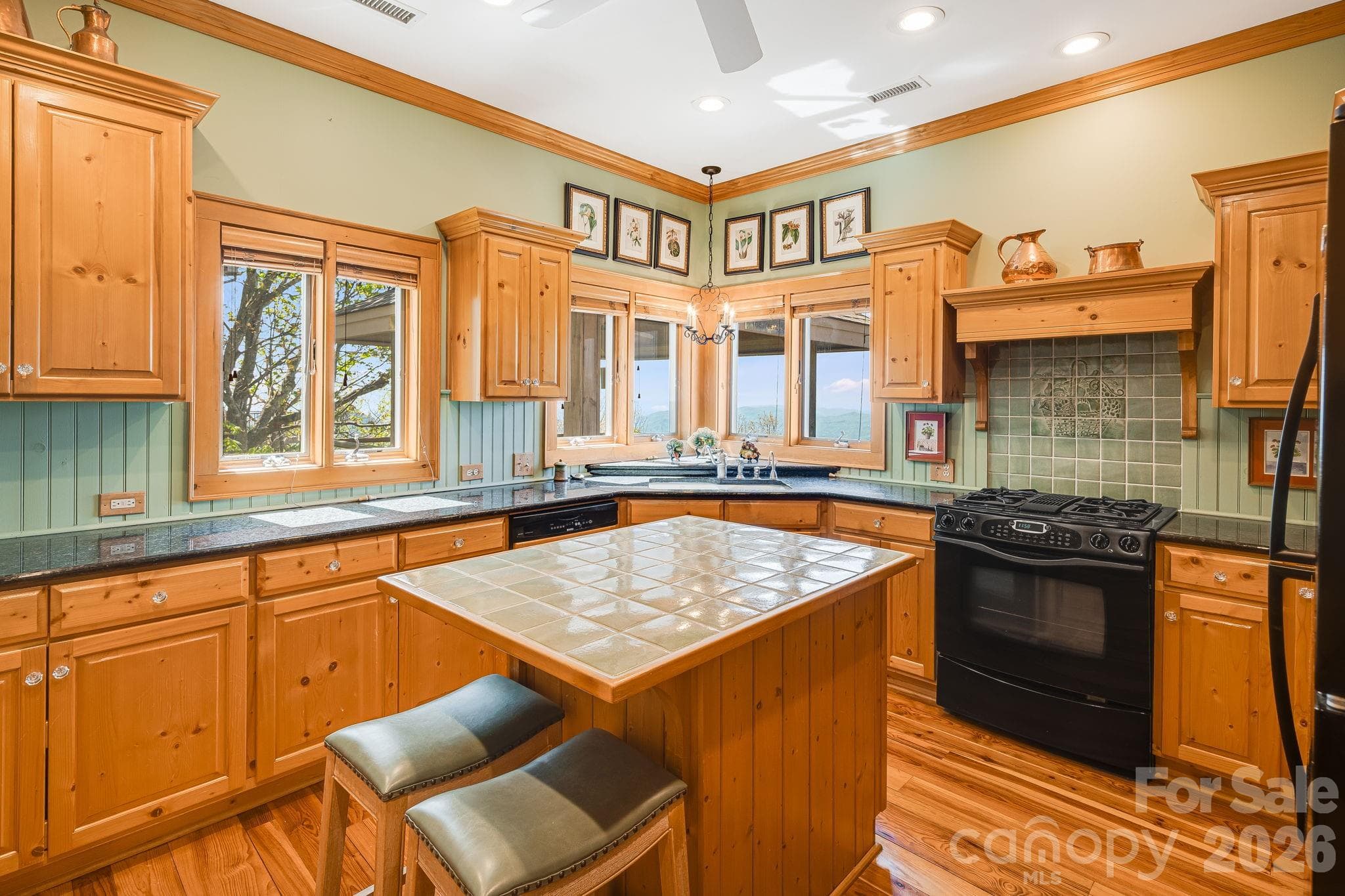 Single Family Residence at 206 Twin Springs Road, Blowing Rock, photo 18 of 48