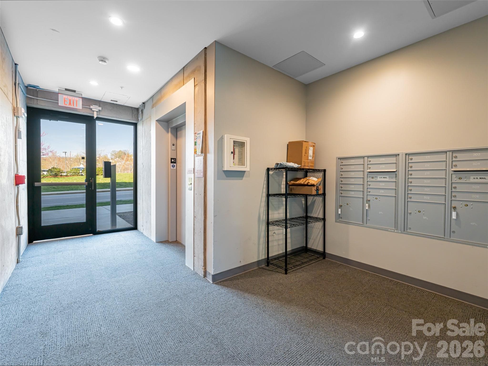 Condominium at 68 Craven Street, Asheville, photo 6 of 38