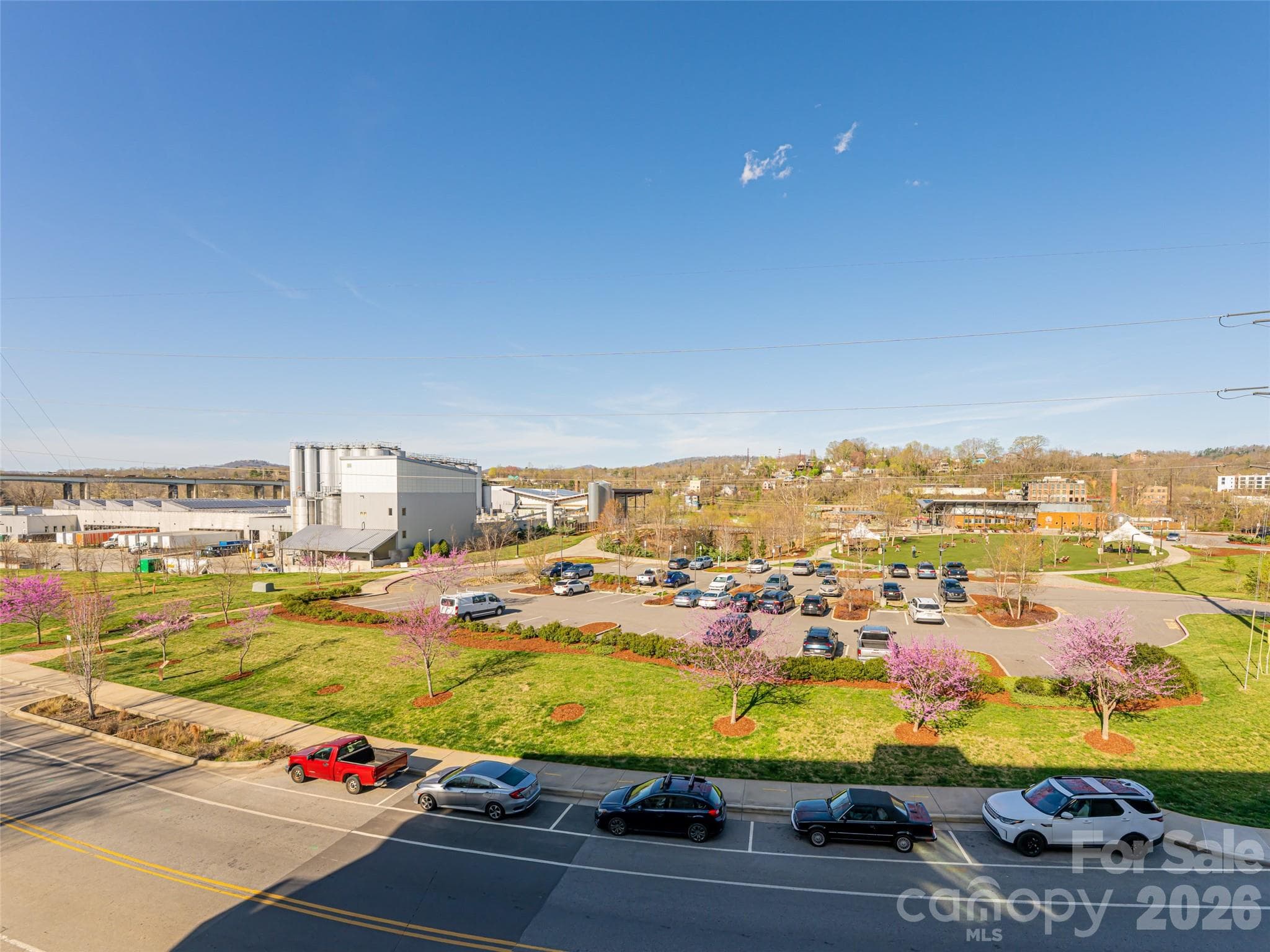 Condominium at 68 Craven Street, Asheville, photo 12 of 38