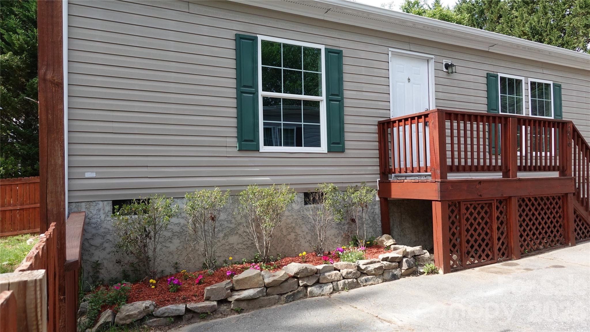 Single Family Residence at 106 Central Avenue, Swannanoa, photo 2 of 36