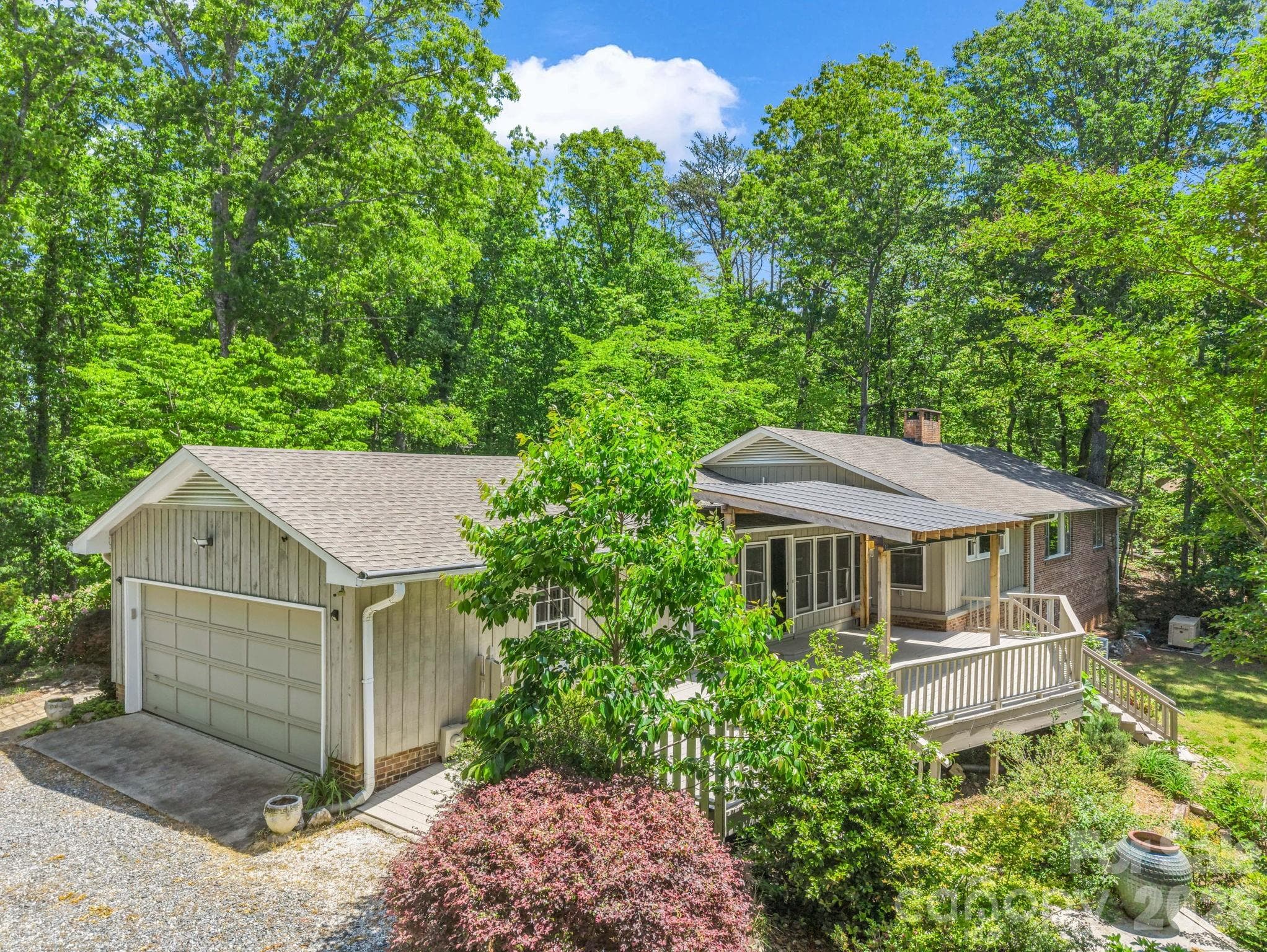 Single Family Residence at 7 Hearthstone Lane, Landrum, photo 2 of 39