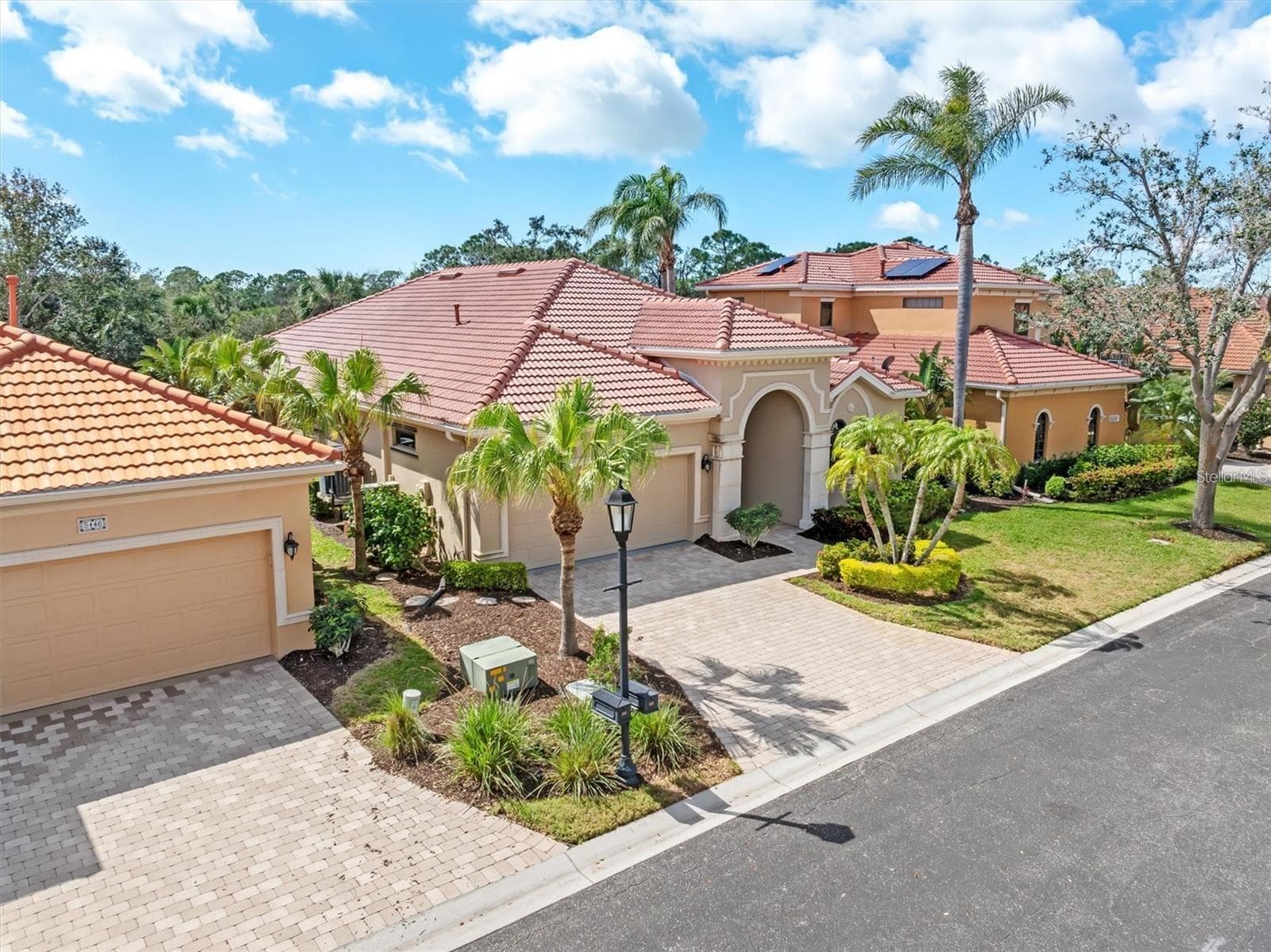 Single Family Residence at 5142 COTE DU RHONE WAY, SARASOTA, photo 2 of 31