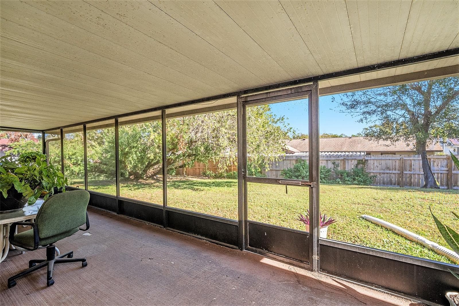 Single Family Residence at 1606 DUSTY ROSE LN, BRANDON, photo 21 of 29