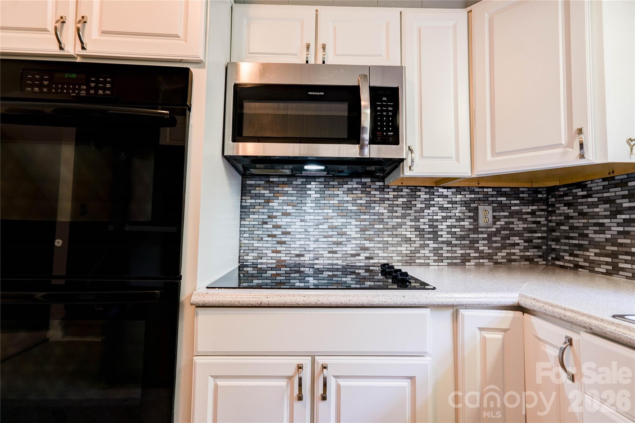 Kitchen - 111 Harbor Point Drive, Cherryville
