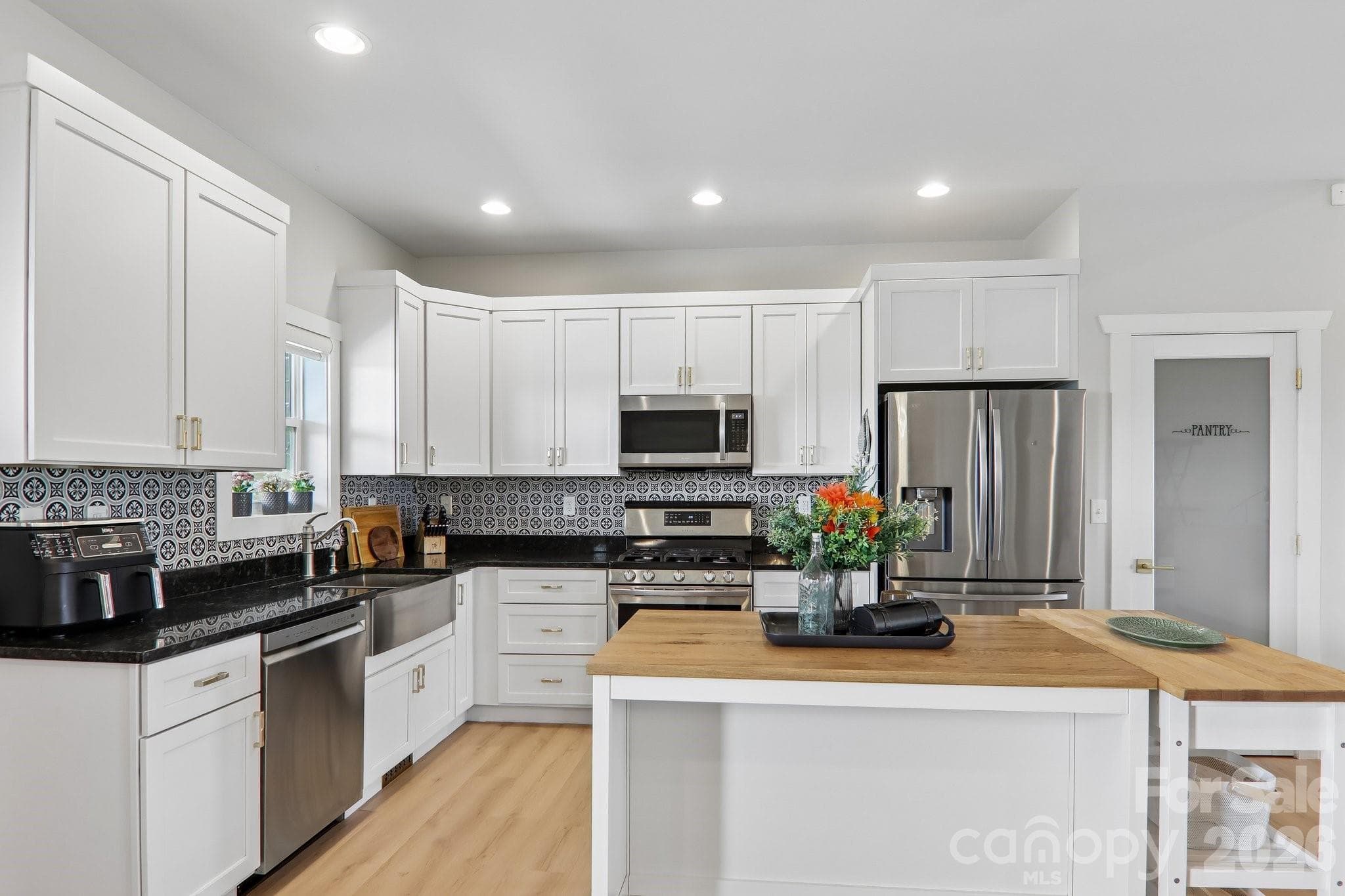 Single Family Residence at 68 Simply Grateful Drive, Hendersonville, photo 10 of 30