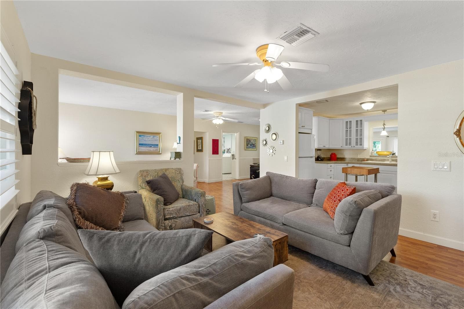 Open Kitchen to family room - 7860 HOLIDAY DR, SARASOTA