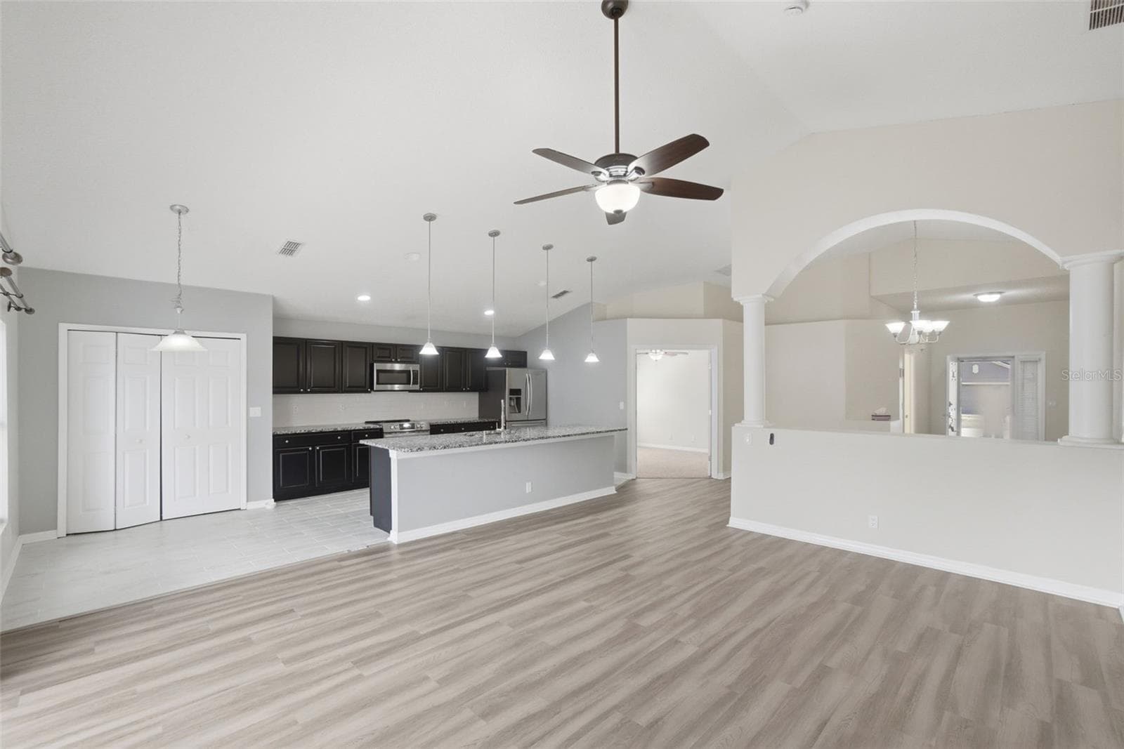 Single Family Residence at 553 MAIDENHAIR CT, ORANGE CITY, photo 8 of 35