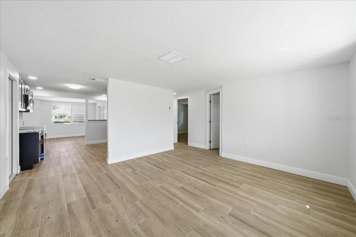 Single Family Residence at 13902 BARNARD AVE, HUDSON, photo 5 of 33