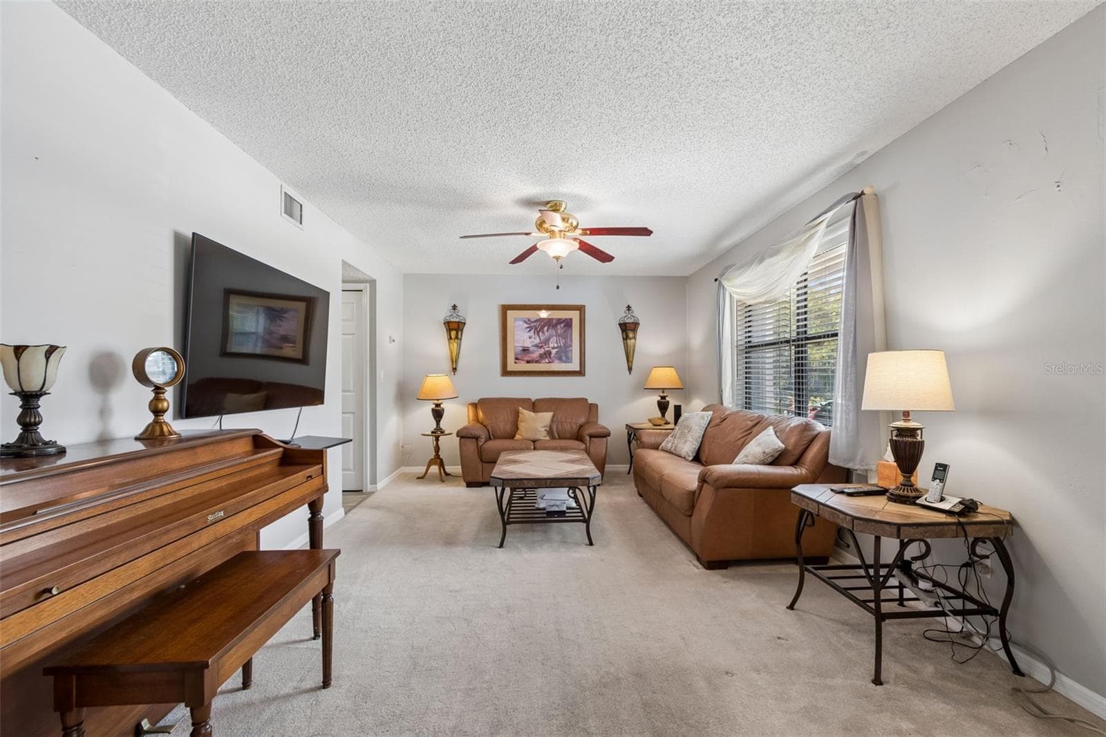 Townhouse at 1319 ABBEY CRESCENT LN, CLEARWATER, photo 7 of 52
