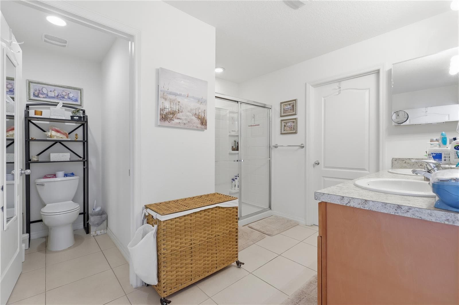 Primary Bathroom - 831 OAK HOLLOW LOOP, DELAND